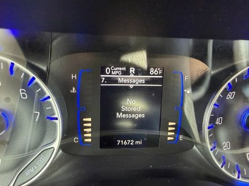 Used 2023 Chrysler Voyager LX FWD image 13