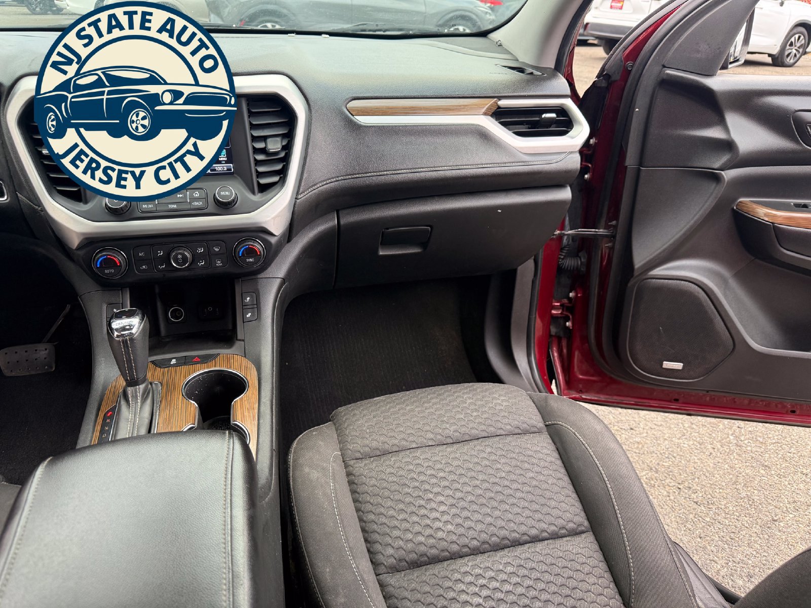 Used 2017 GMC Acadia SLE w/ Driver Alert Package I AWD/4WD image 21