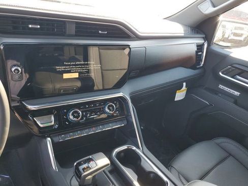New 2026 GMC Sierra 1500 Denali w/ Denali Reserve Package image 28