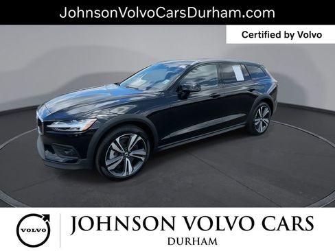 Used 2025 Volvo V60 B5 Cross Country Plus AWD/4WD image 5