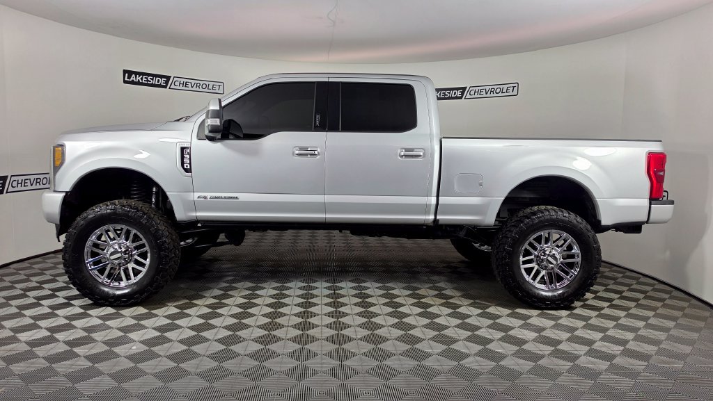 Used 2017 Ford F350 Lariat w/ Chrome Package AWD/4WD image 3