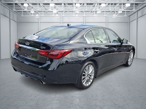 Used 2019 INFINITI Q50 Luxe w/ Essential Package (3.0T Luxe) AWD/4WD image 6