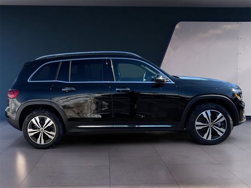 Certified 2025 Mercedes-Benz GLB 250 4MATIC image 6