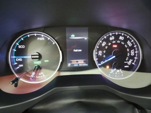 Used 2022 Toyota RAV4 XLE Premium image 29