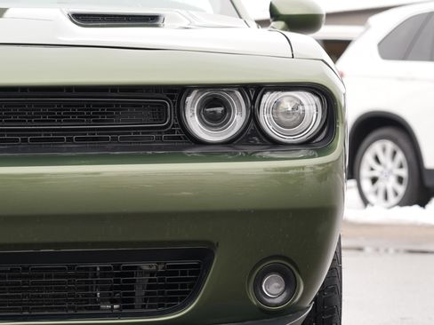 Used 2020 Dodge Challenger SXT w/ Blacktop Package image 9