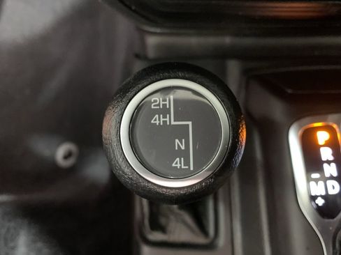 Used 2023 Jeep Wrangler Unlimited Sport image 25