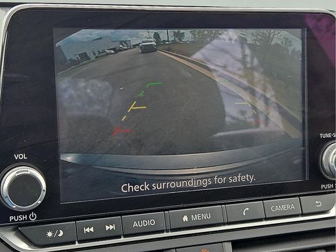 Used 2025 Nissan Altima 2.5 SV FWD image 15