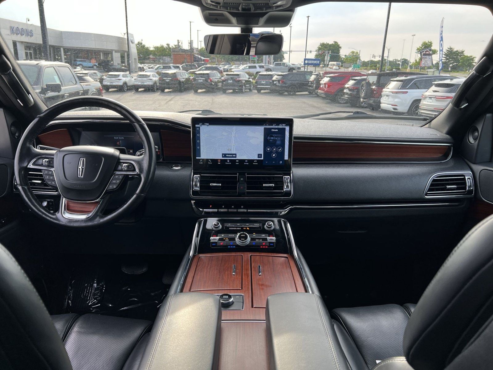 Used 2023 Lincoln Navigator Reserve AWD/4WD image 30