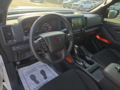 Used 2022 Nissan Frontier PRO-4X w/ Technology Package image 20