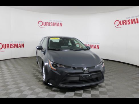 Used 2025 Toyota Corolla LE w/ LE Premium Package FWD image 12