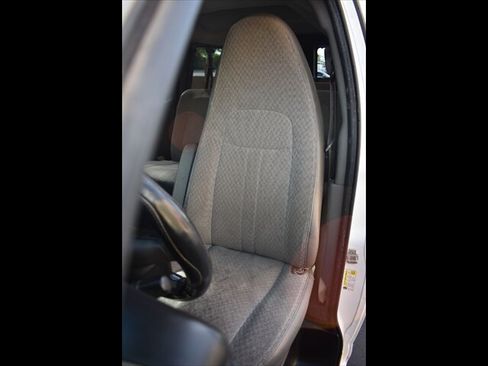 Used 2015 Chevrolet Express 2500 LT w/ LT Preferred Equipment Group RWD image 13