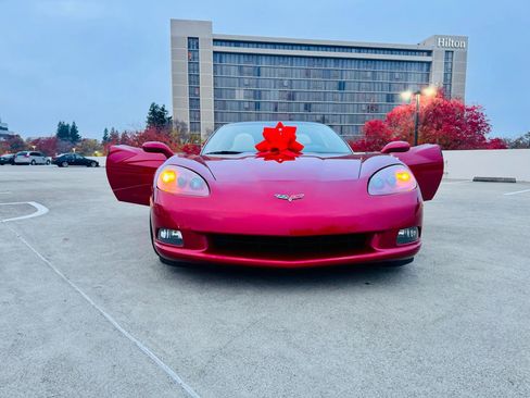 Used 2005 Chevrolet Corvette Coupe w/ Preferred Equipment Group image 38