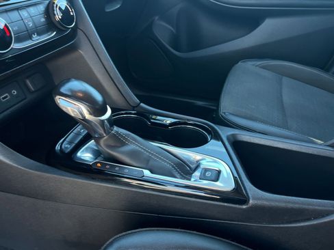 Used 2021 Buick Encore GX Preferred image 41