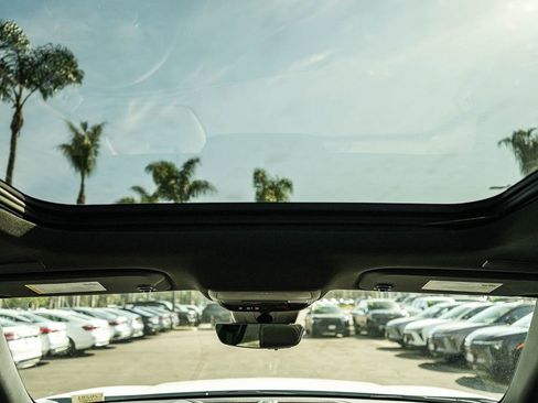 New 2026 Chevrolet Traverse LT w/ Sun and Wheel Package image 16