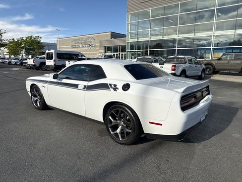 Used 2015 Dodge Challenger R/T Plus image 3
