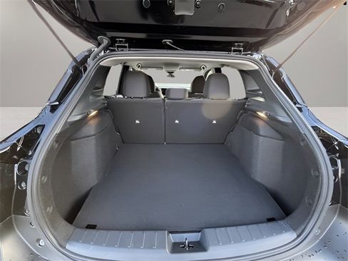 Used 2025 Nissan Kicks SV image 32