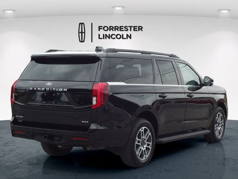 Used 2025 Ford Expedition Max Active AWD/4WD image 3