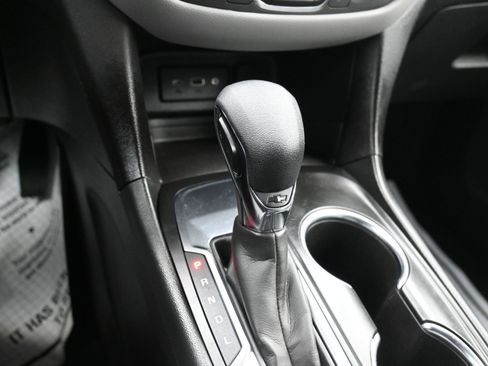 Used 2024 Chevrolet Equinox LS image 40