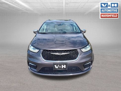 Used 2021 Chrysler Pacifica Limited w/ Premium & Safety Sphere Group AWD/4WD image 32
