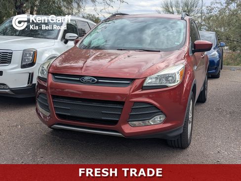 Used 2015 Ford Escape SE w/ Equipment Group 201A image 1
