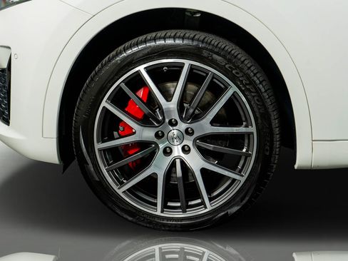 Used 2022 Maserati Levante Modena image 31