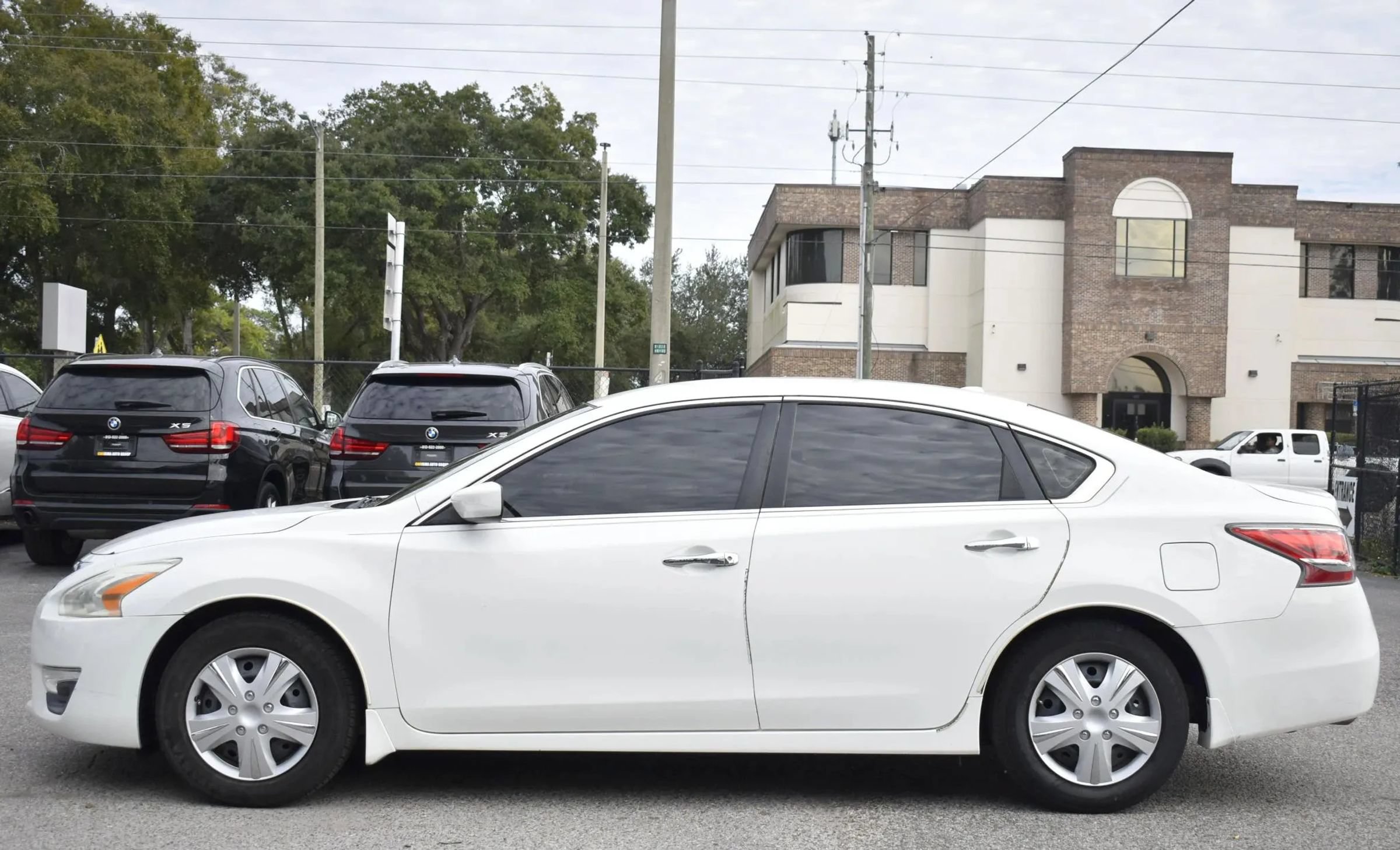Used 2015 Nissan Altima 2.5 S w/ Power Driver Seat Package FWD image 4