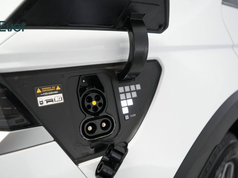 Used 2024 Hyundai Ioniq 5 SEL image 23