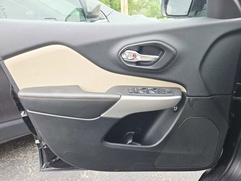 Used 2018 Jeep Cherokee Limited w/ Trailer Tow Group AWD/4WD image 36