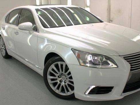 Used 2016 Lexus LS 460 w/ Comfort Package image 14