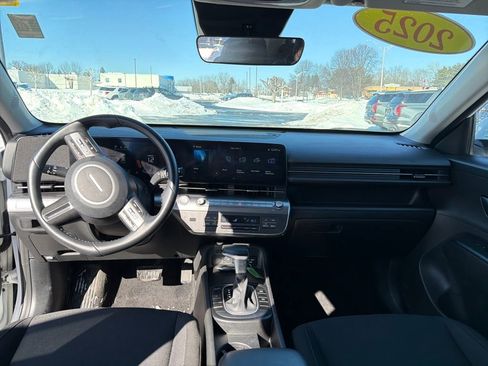 Used 2025 Hyundai Kona SEL image 14