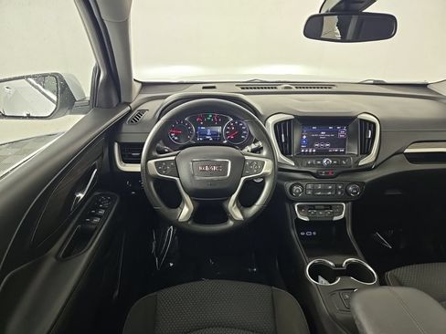 Used 2024 GMC Terrain SLE FWD image 11