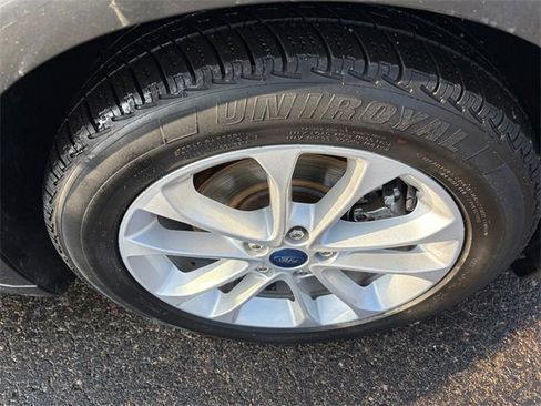 Used 2020 Ford Fusion SE image 19