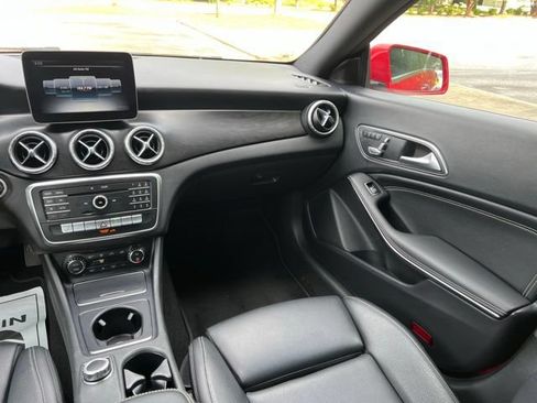 Used 2017 Mercedes-Benz CLA 250 image 28