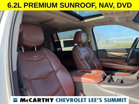 Used 2015 Cadillac Escalade ESV Premium image 35