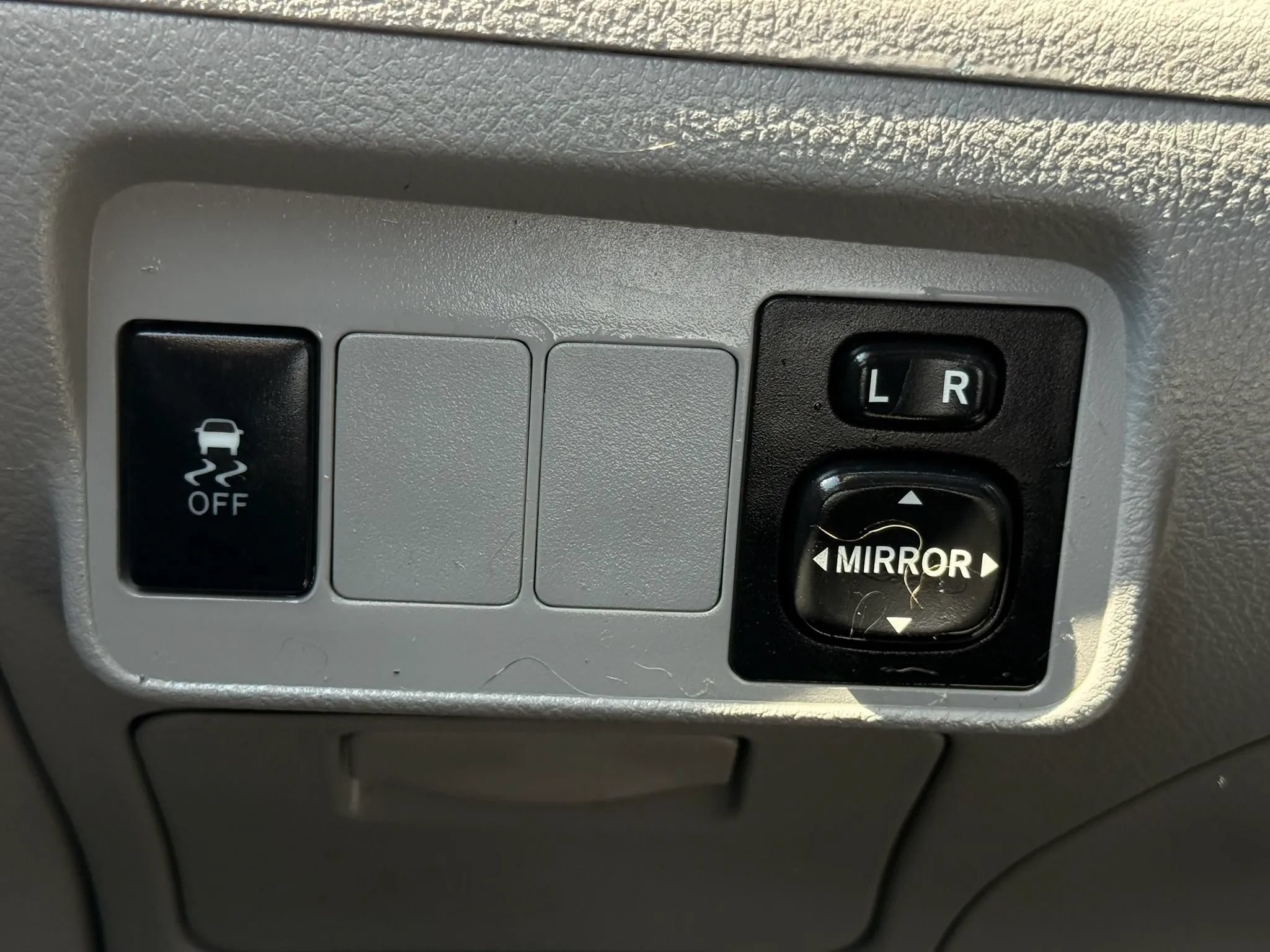 Used 2012 Toyota Corolla LE FWD image 27