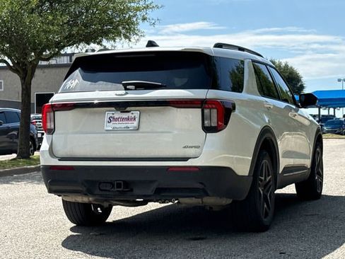 Used 2025 Ford Explorer ST-Line w/ Premium Package AWD/4WD image 9