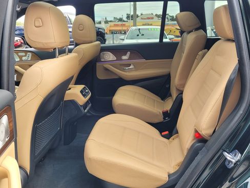 Used 2025 Mercedes-Benz GLS 450 4MATIC image 11