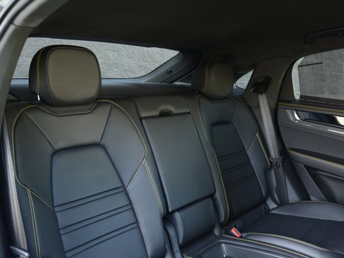 Used 2024 Porsche Cayenne Turbo GT image 35