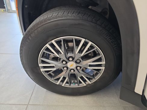 Used 2024 Chevrolet Traverse LT FWD image 33