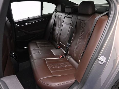 Used 2023 BMW M550i xDrive w/ Dynamic Handling Package AWD/4WD image 20