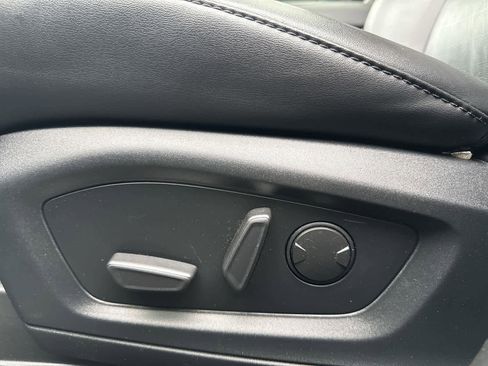 Used 2022 Ford Explorer Platinum w/ Equipment Group 601A image 12