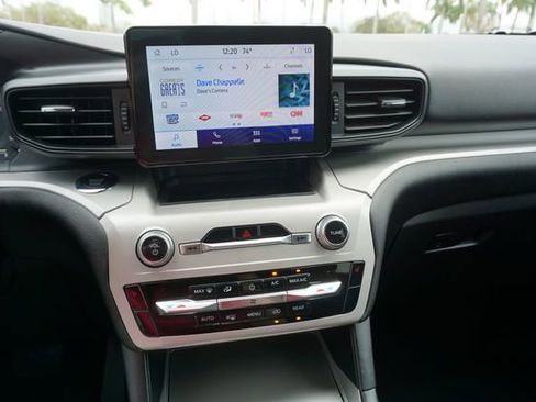 Certified 2023 Ford Explorer XLT image 4