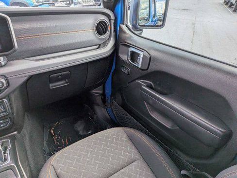 Certified 2024 Jeep Gladiator Mojave AWD/4WD image 16