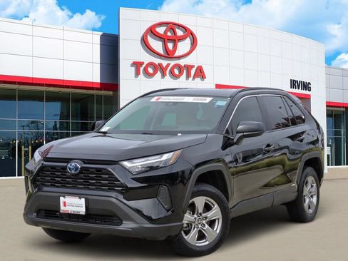 Used 2024 Toyota RAV4 LE AWD/4WD image 1