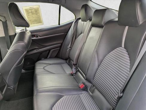 Used 2019 Toyota Camry SE image 17