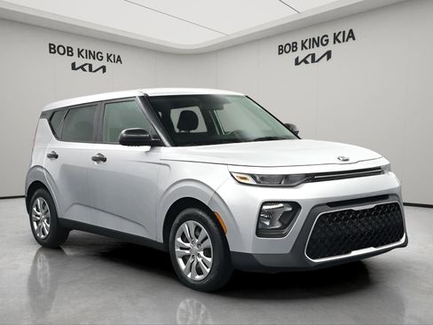 Used 2021 Kia Soul LX FWD image 17