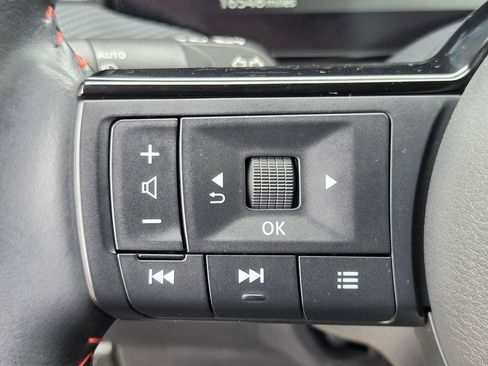 Used 2025 Nissan Kicks SR AWD/4WD image 23