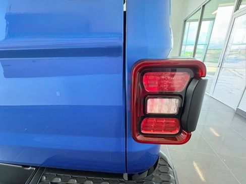 New 2026 Jeep Gladiator Rubicon w/ Steel Power Dome Hood Package AWD/4WD image 10