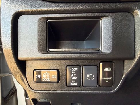 Used 2019 Toyota Tacoma TRD Off-Road AWD/4WD image 22