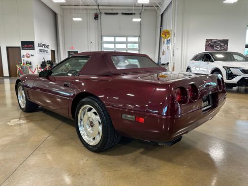 Used 1993 Chevrolet Corvette Convertible RWD image 15